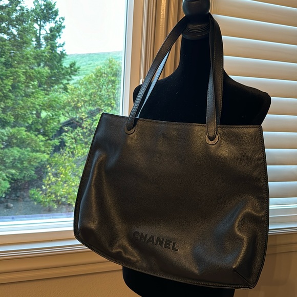 Luxury: Vintage Chanel Purse - Picture 1 of 16